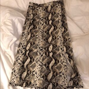 MIDI slit snake print skirt L
